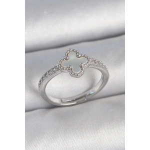 Pirinç Gümüş Renk Zirkon Taşlı Beyaz Mineli Yonca Model Ayarlanabilir Kadın Yüzük