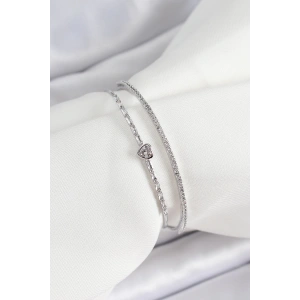 Pirinç Gümüş Renk Zirkon Taşlı Kalp Detaylı Kadın Bileklik