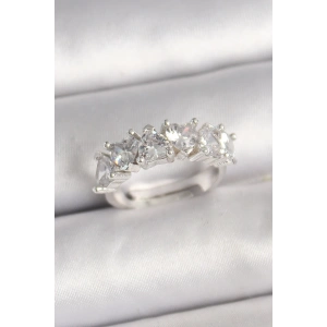 Pirinç Gümüş Renk Zirkon Taşlı Kalp Model Ayarlanabilir Kadın Yüzük