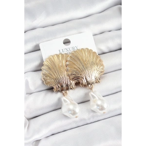 Pirinç İstiridye Model Sallantılı İnci Detaylı Gold Renk kadın Küpe