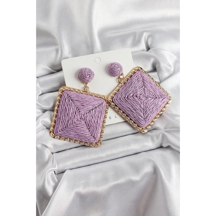 Mor Kare Figürlü Hasır Örgü Model Gold Renk Kadın Küpe