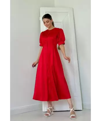 Kırmızı Düğme Kapamalı Saten Elbise
