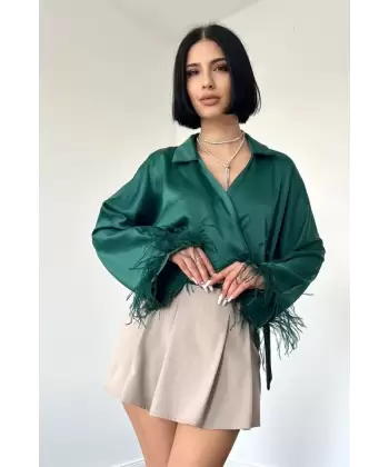 Zümrüt Kolları Tüylü Saten Crop