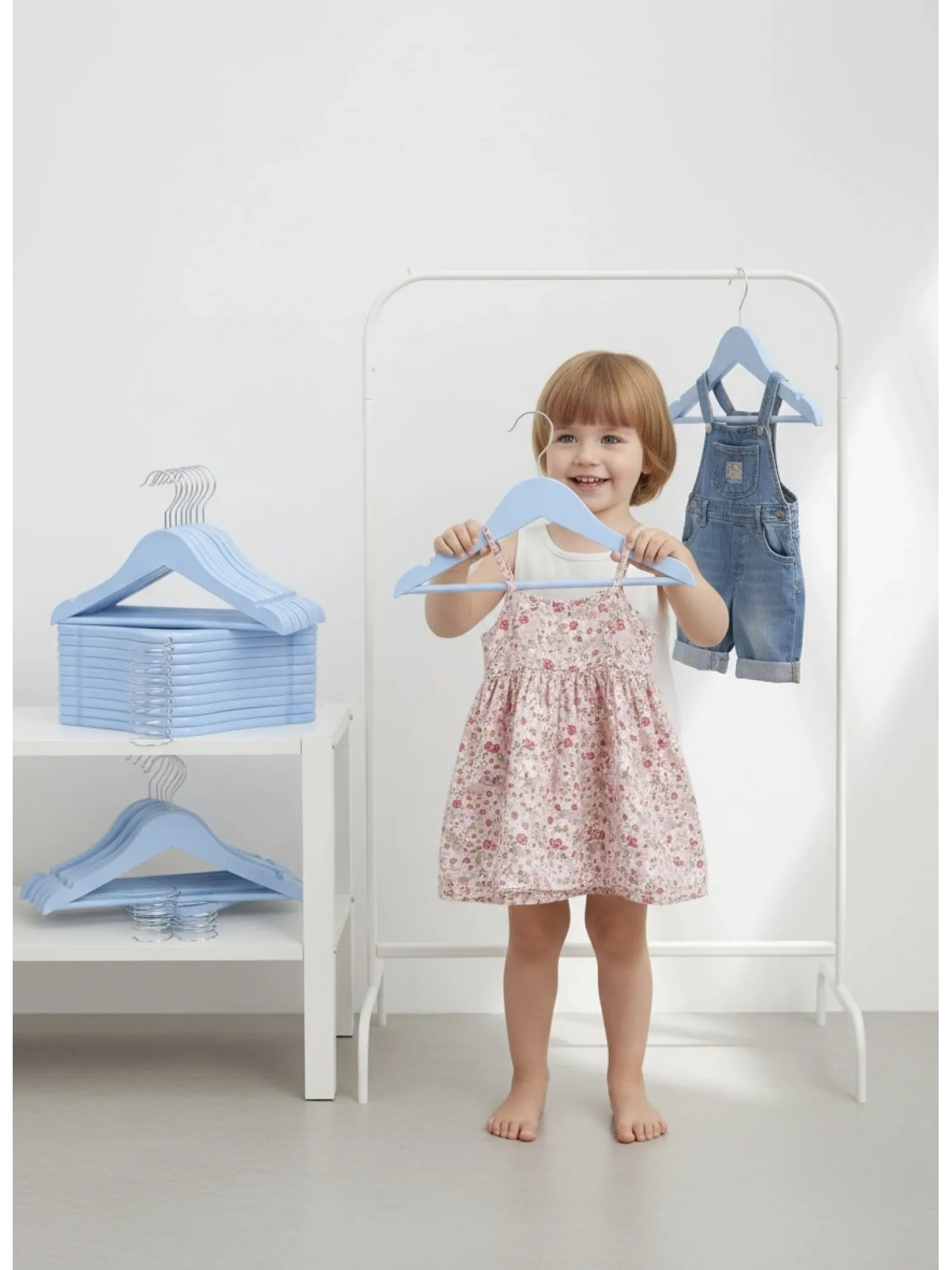 Mavi Ahşap Bebek Elbise Pantolon Askısı