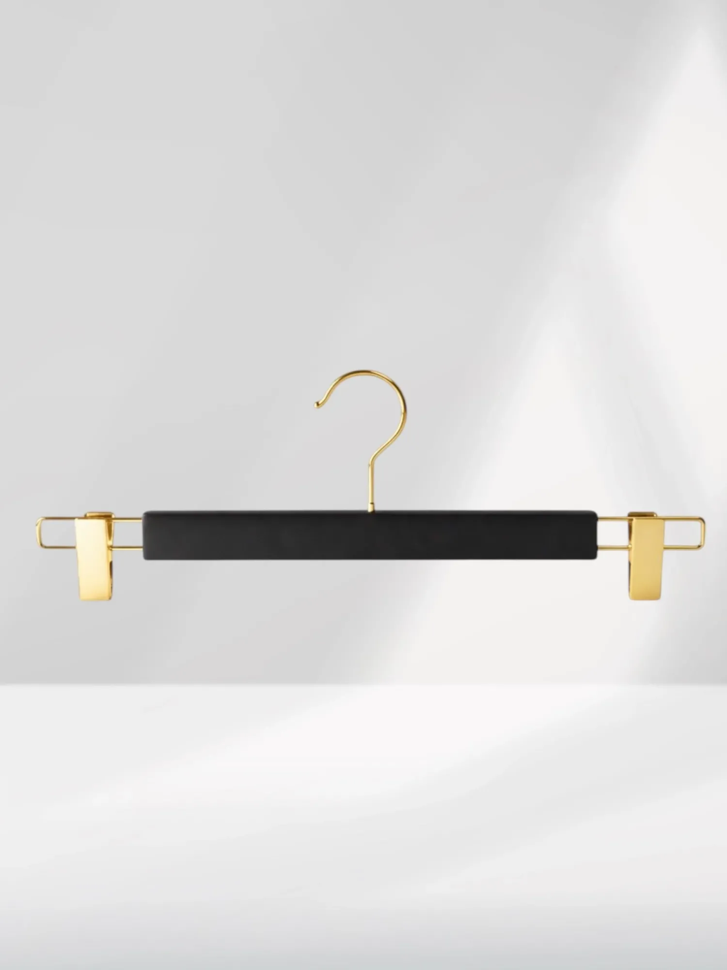 Siyah Ahşap Pantolon Etek Askısı Gold Kancalı