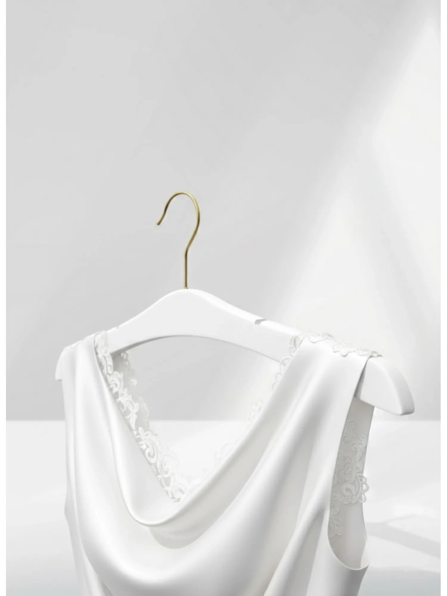 Beyaz Ahşap Gold Kancalı Gelinlik Triko Abiye Askısı