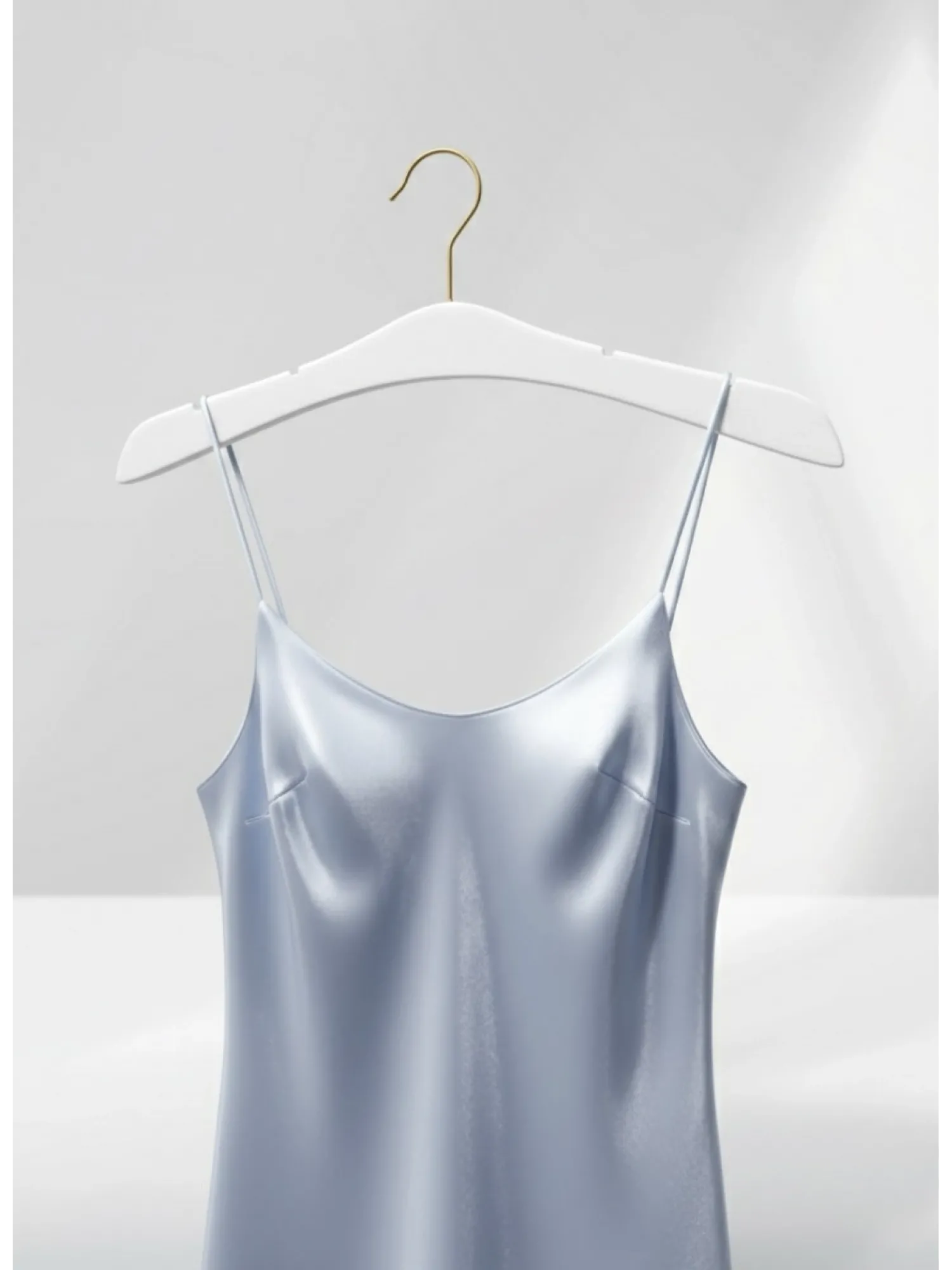 Beyaz Ahşap Gold Kancalı Gelinlik Triko Abiye Askısı