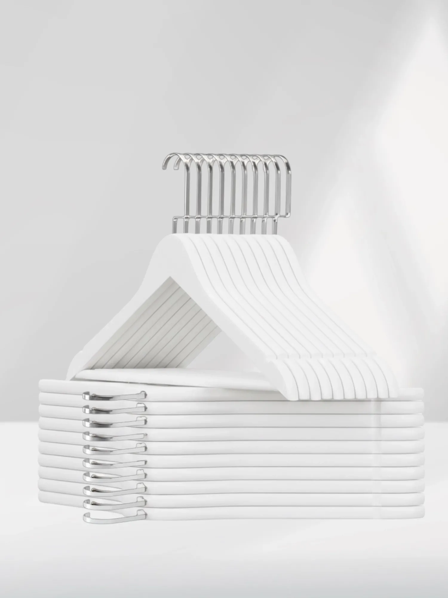 Beyaz Ahşap Nikel Lama Kancalı Elbise Pantolon Askısı