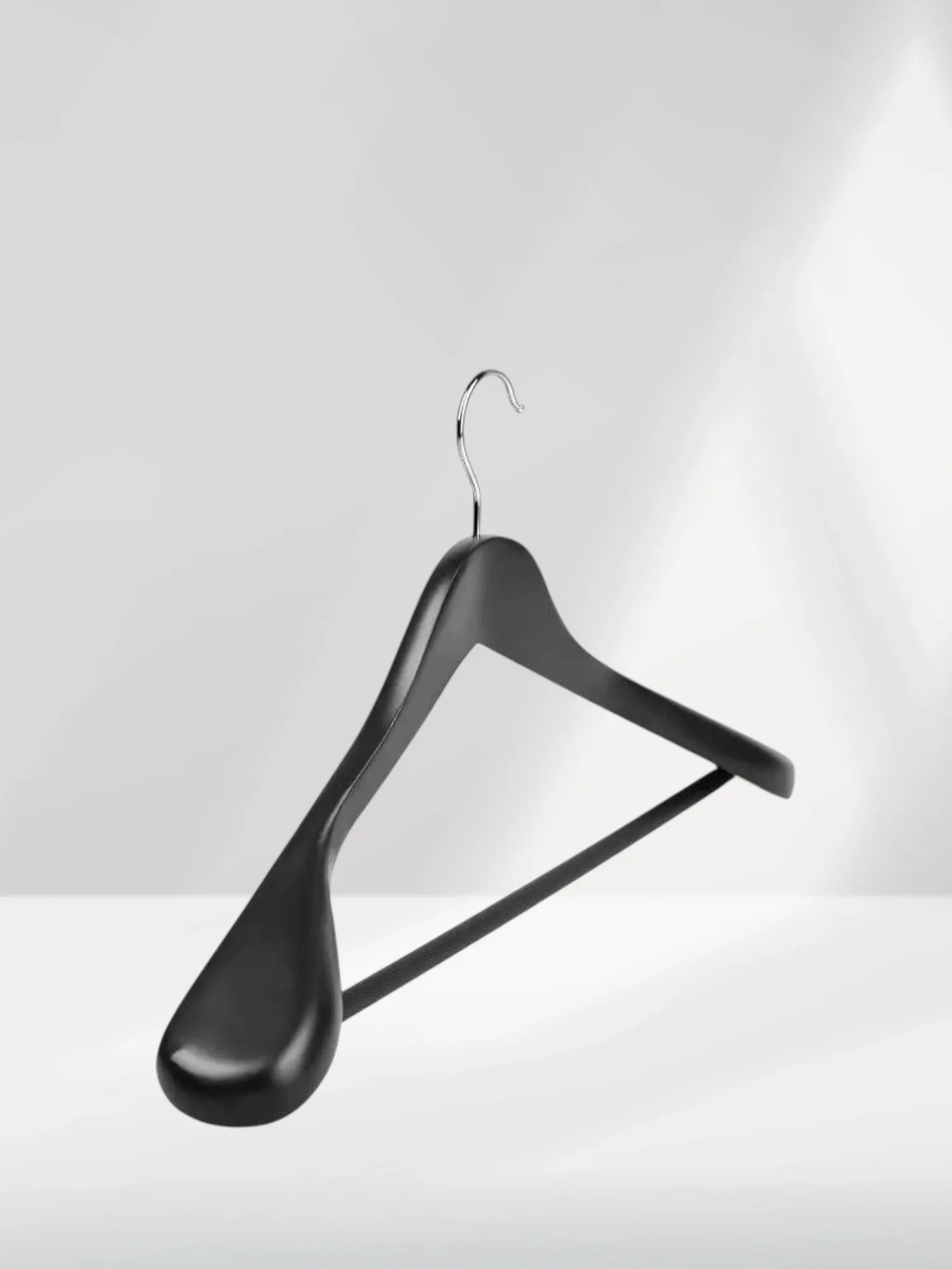 Siyah Ahşap Pabuçlu Ceket Takım Elbise Askısı