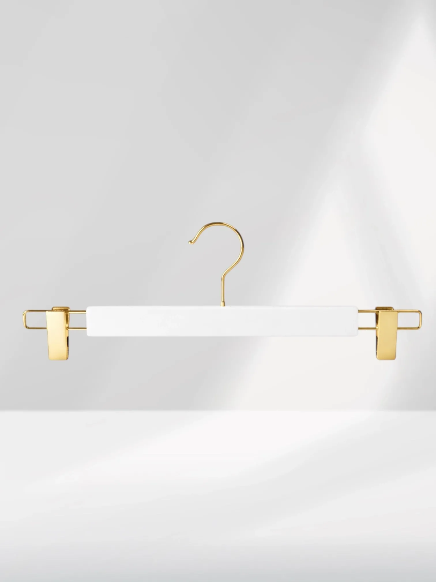 Beyaz Ahşap Pantolon Etek Askısı Gold Kancalı