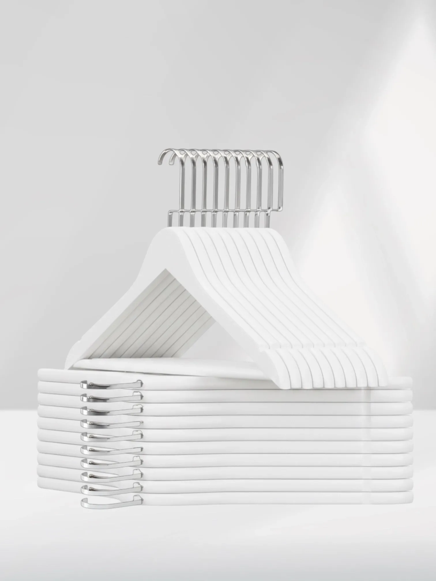 Beyaz Ahşap Nikel Lama Kancalı Elbise Pantolon Askısı