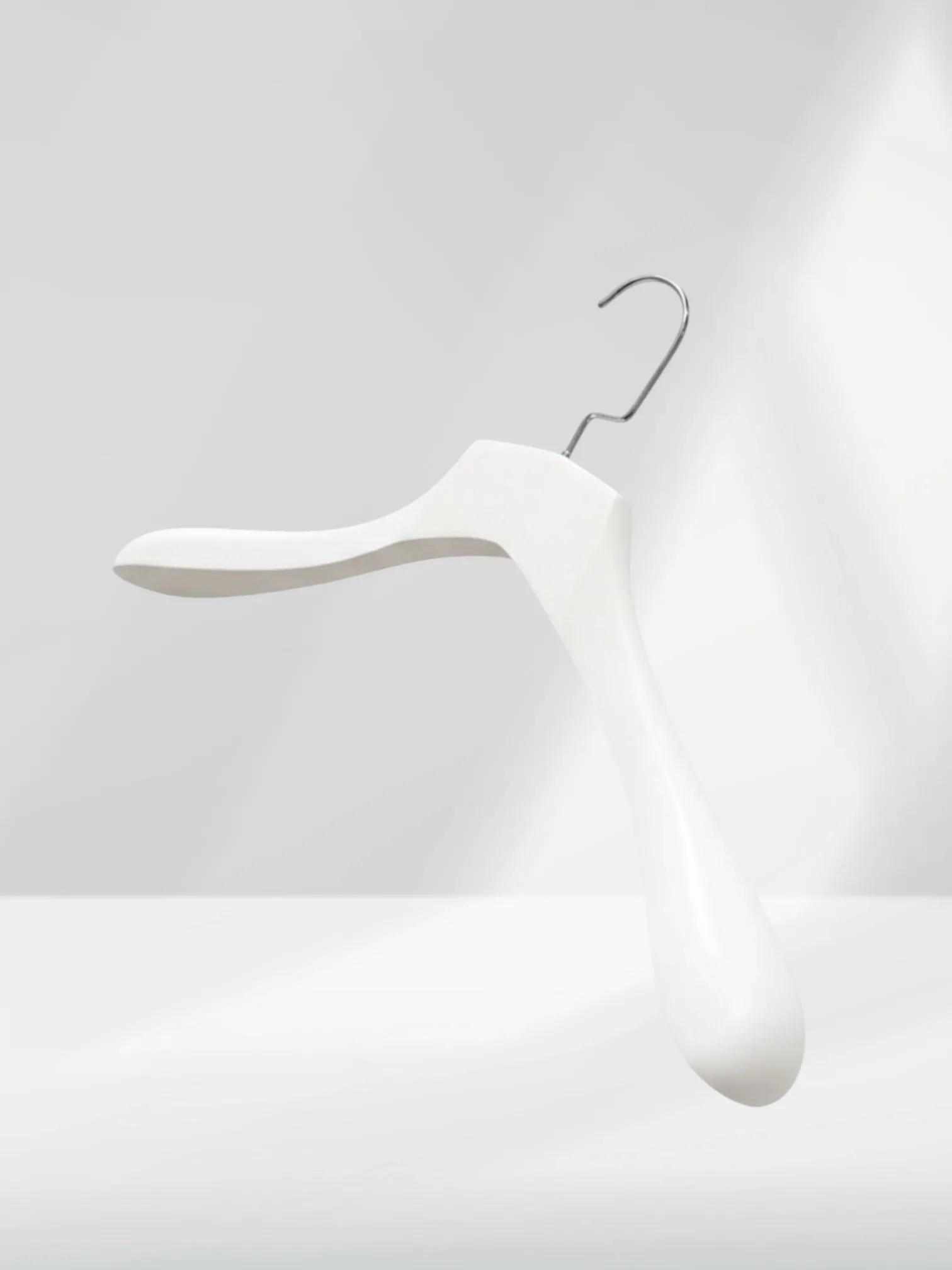 Beyaz Ahşap Nikel Lama Kancalı Ceket Askısı