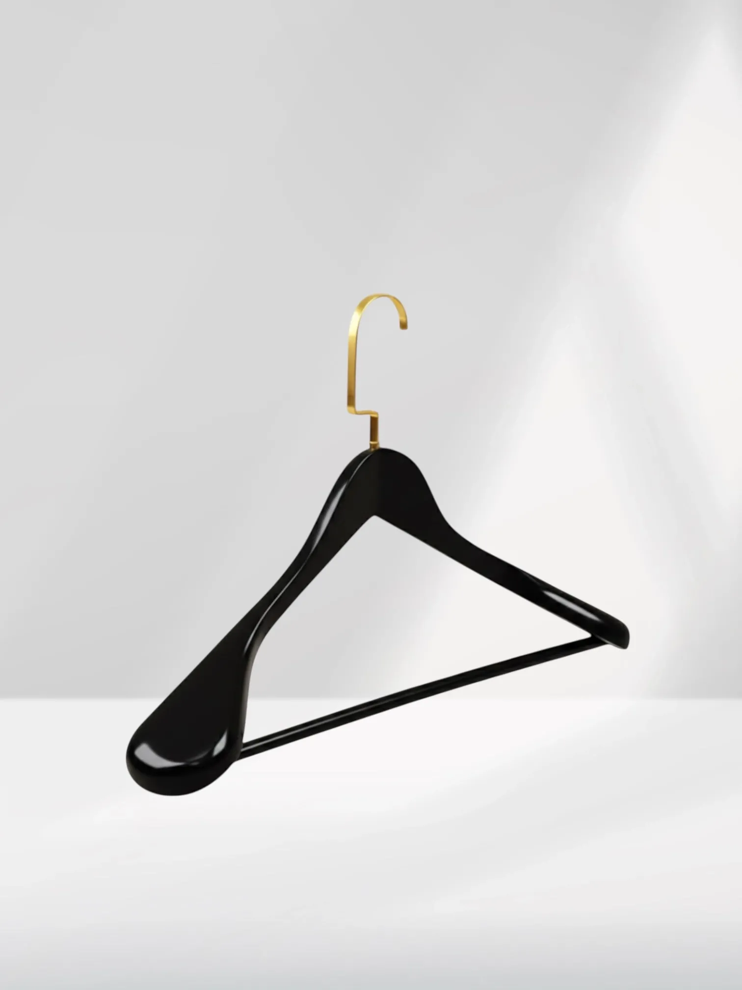 Siyah Ahşap Gold Lama Kancalı Pabuçlu Takım Elbise Askısı