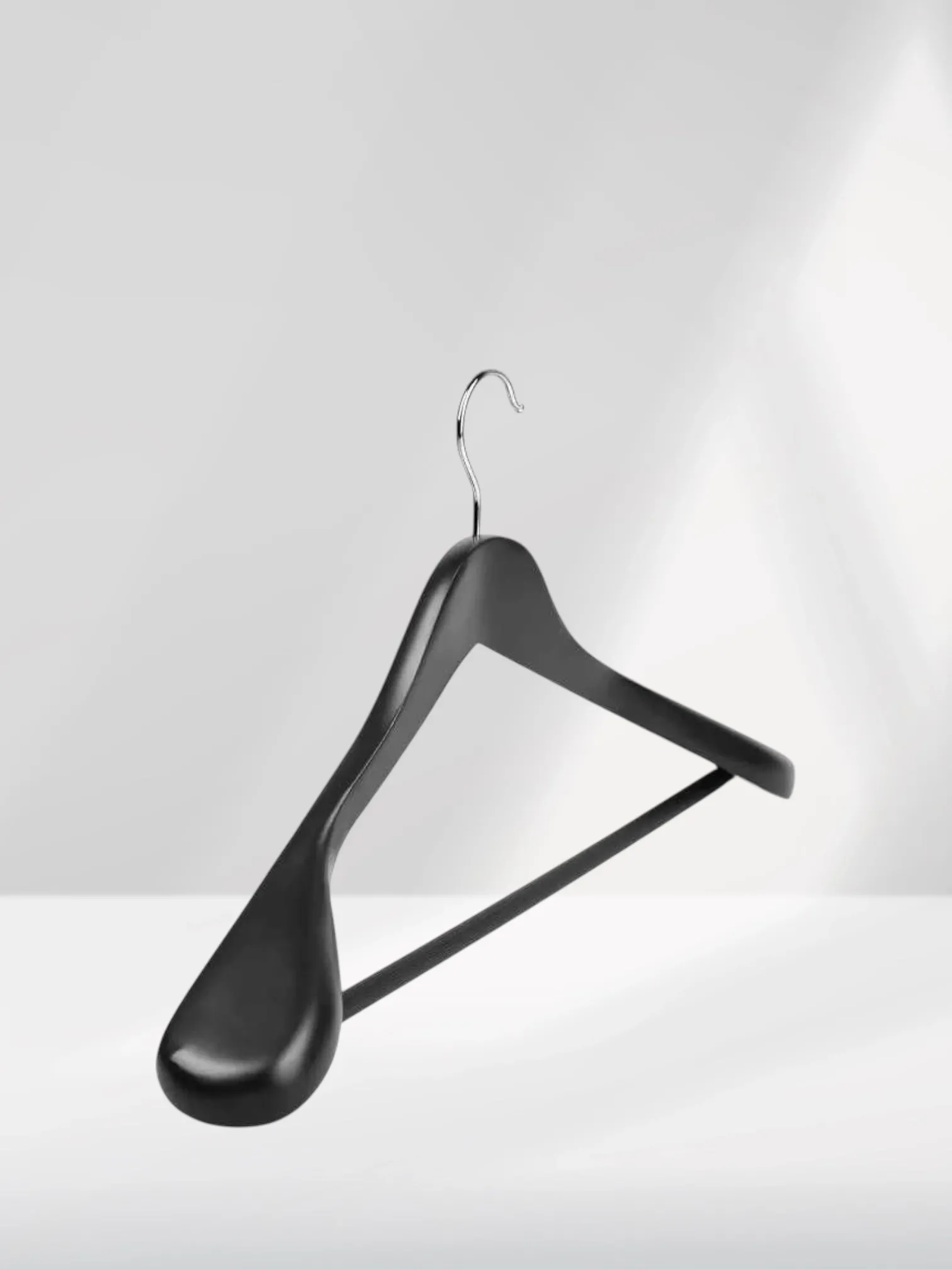 Siyah Ahşap Pabuçlu Ceket Takım Elbise Askısı