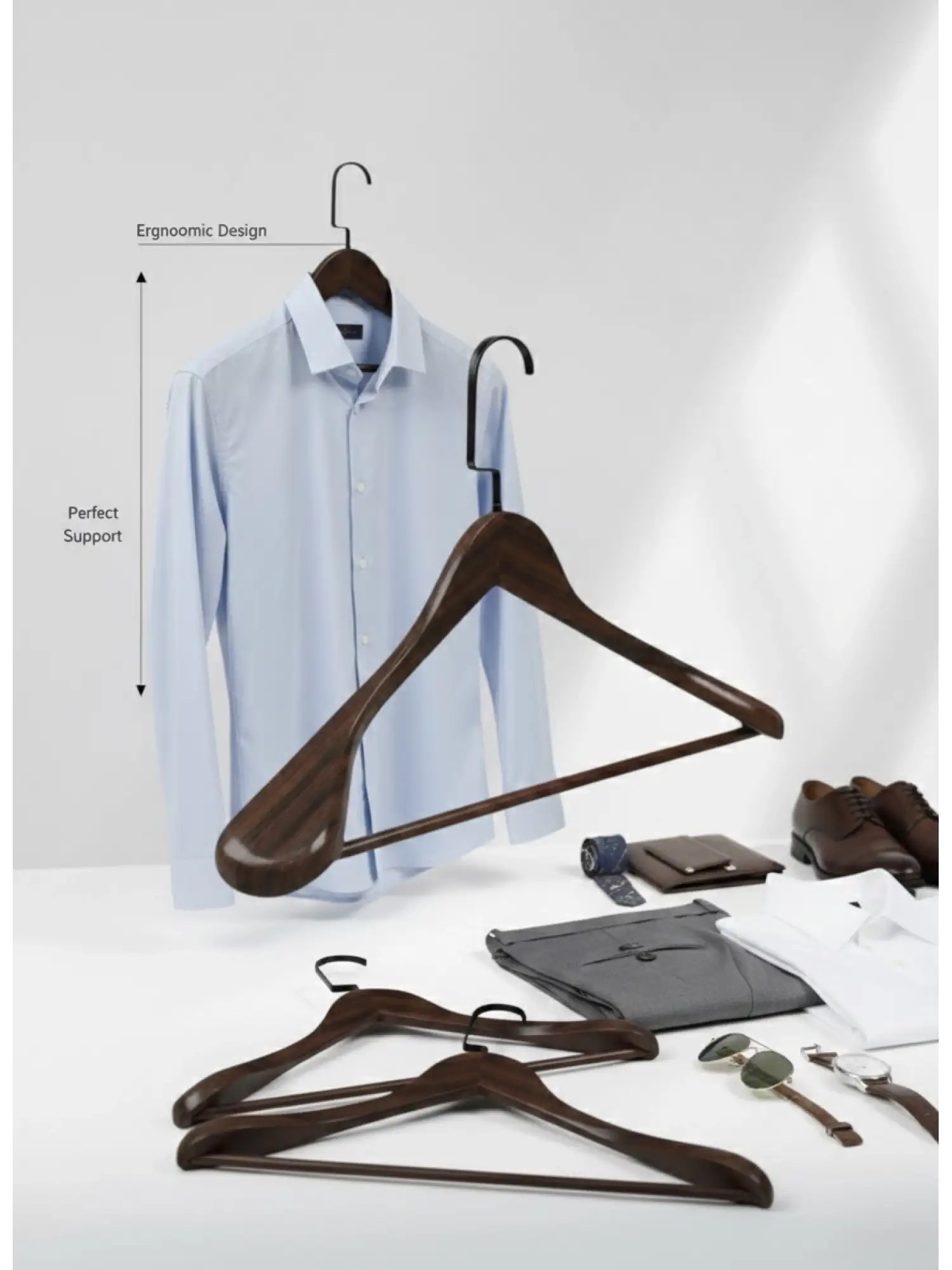 Ceviz Ahşap Siyah Lama Kancalı Pabuçlu Takım Elbise Askısı