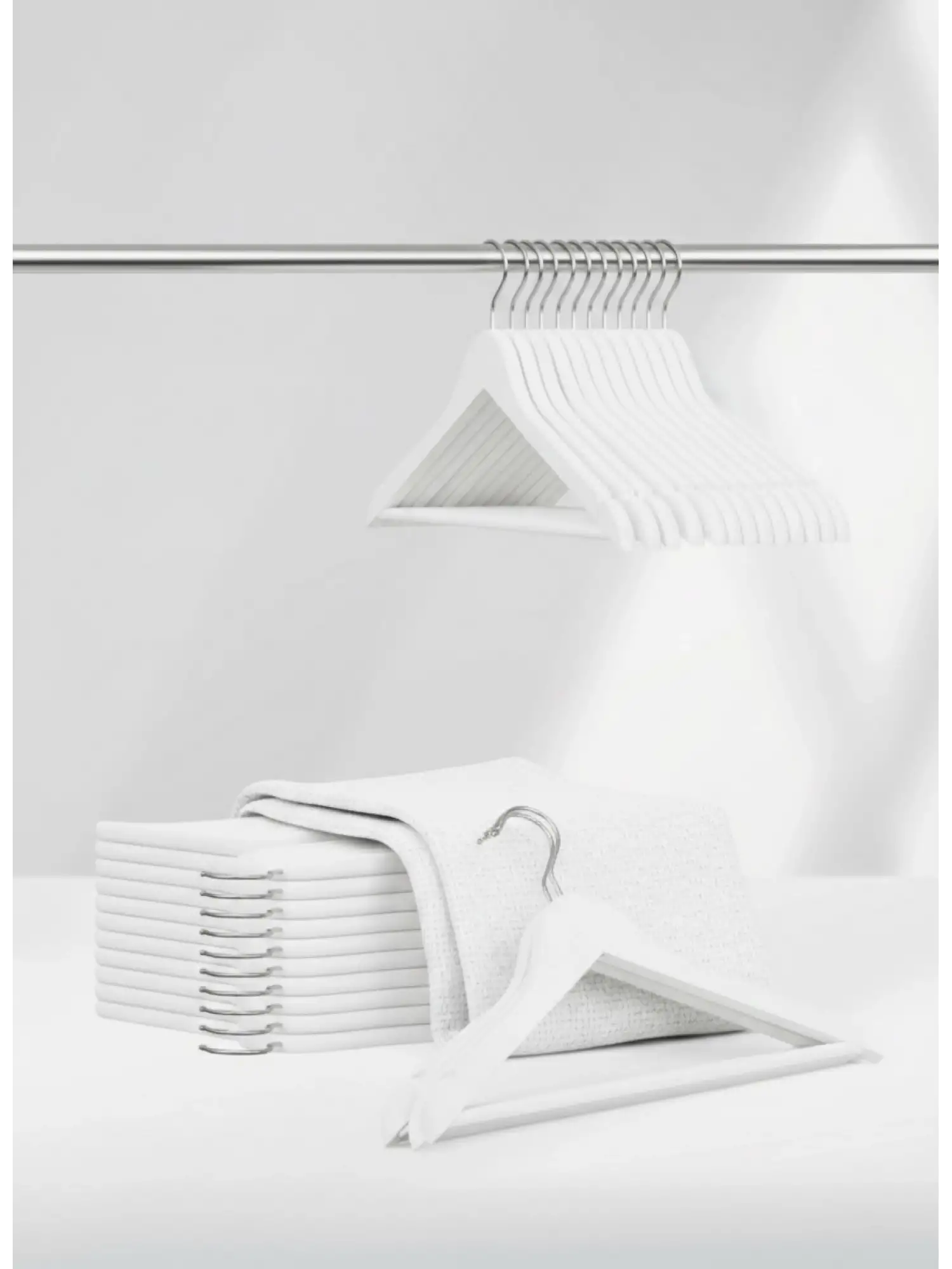 Beyaz Ahşap Elbise Pantolon Askısı