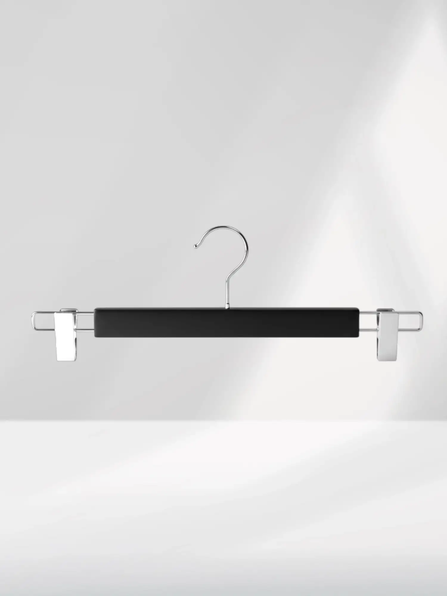 Siyah Ahşap Pantolon Etek Askısı Gümüş Kancalı