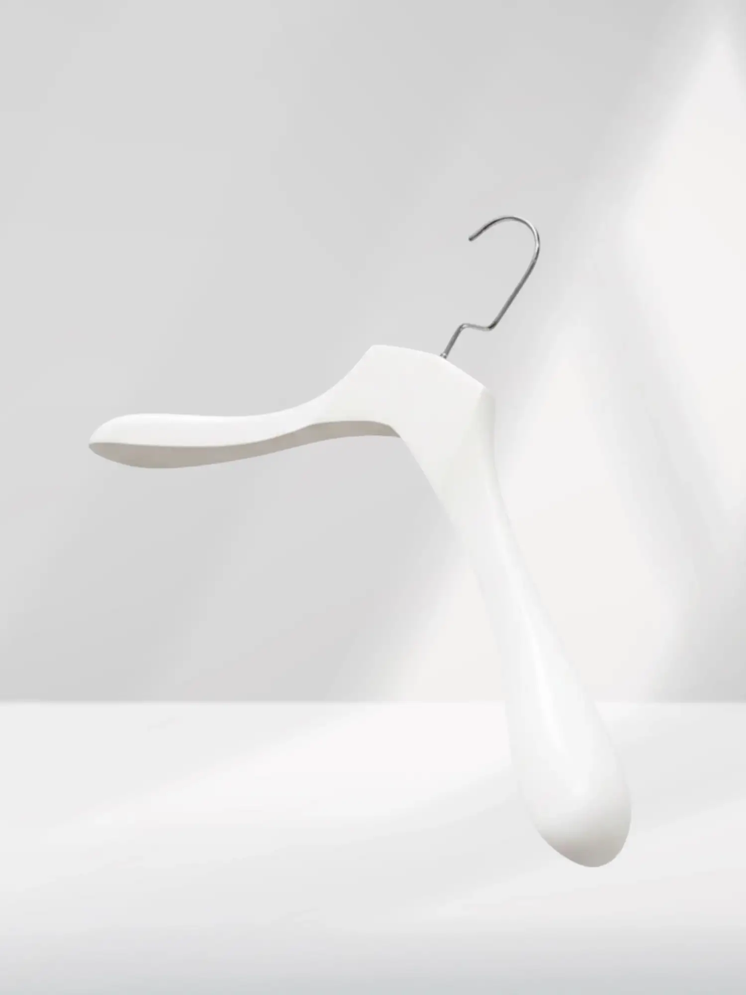 Beyaz Ahşap Nikel Lama Kancalı Ceket Askısı