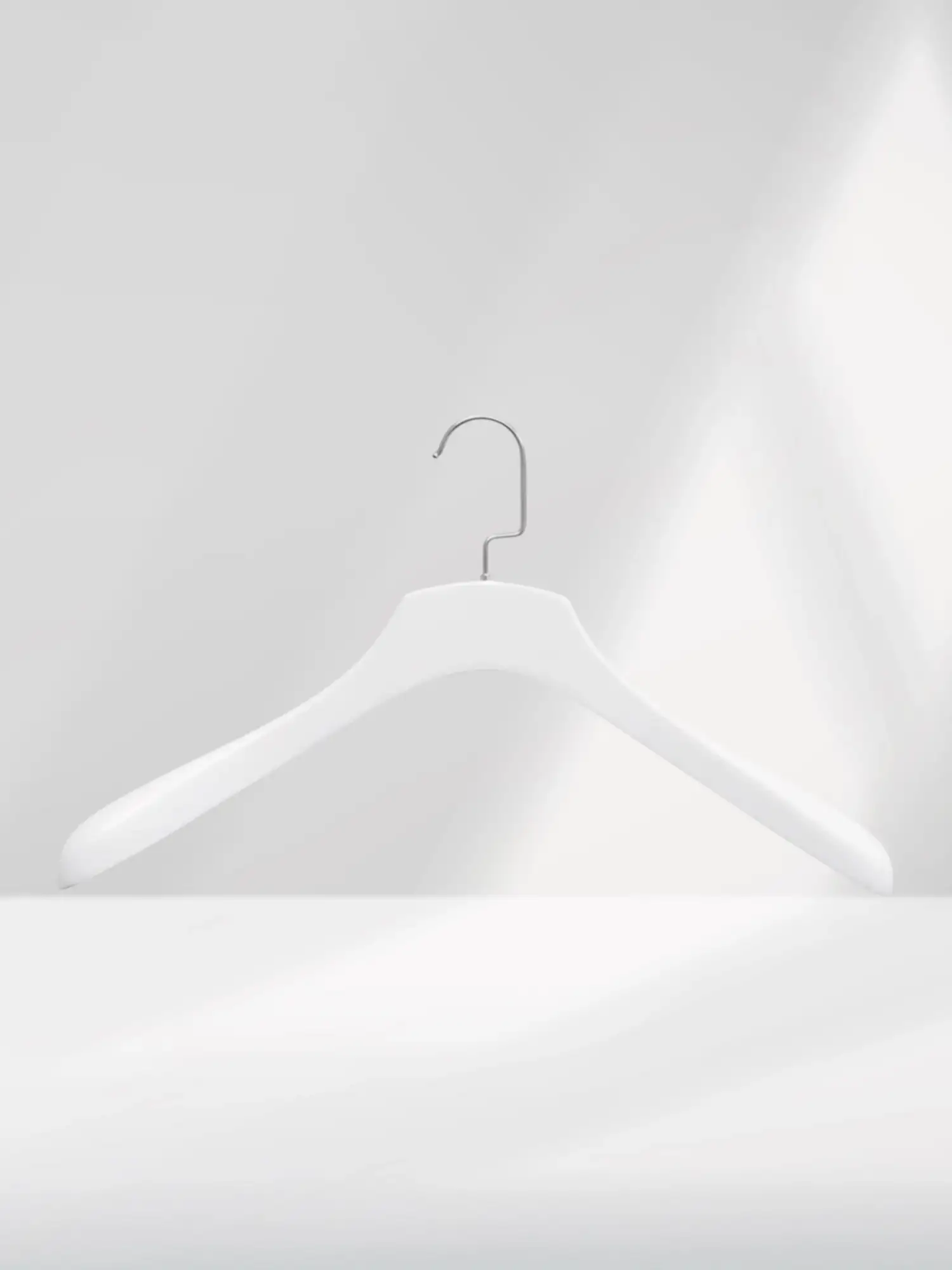 Beyaz Ahşap Nikel Lama Kancalı Ceket Askısı