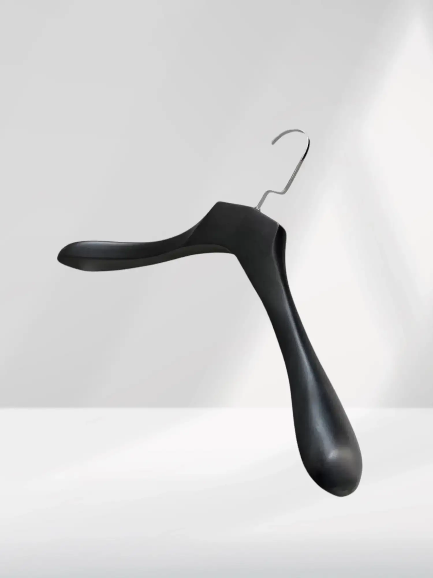 Siyah Ahşap Nikel Lama Kancalı Ceket Askısı