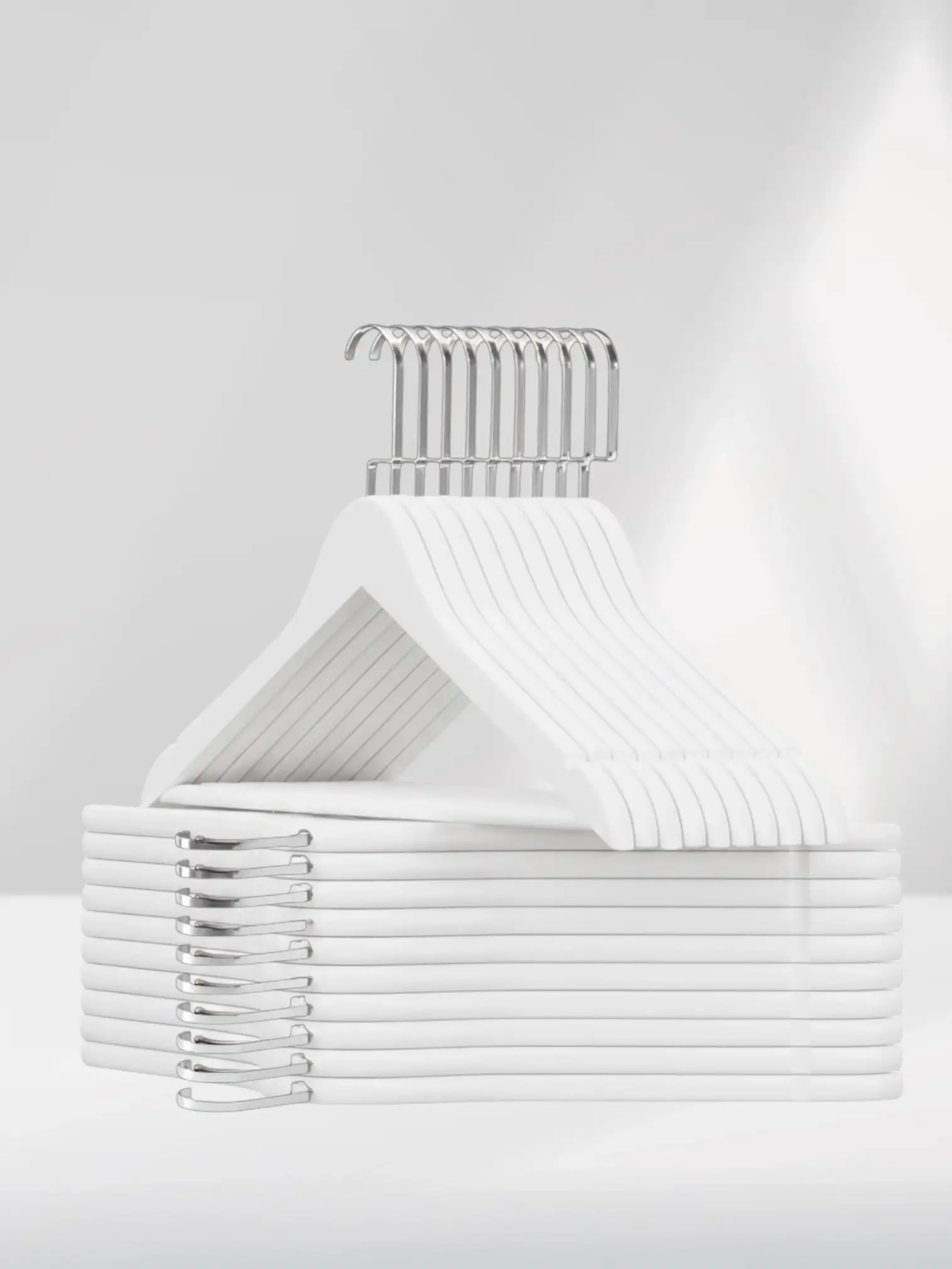 Beyaz Ahşap Nikel Lama Kancalı Elbise Pantolon Askısı