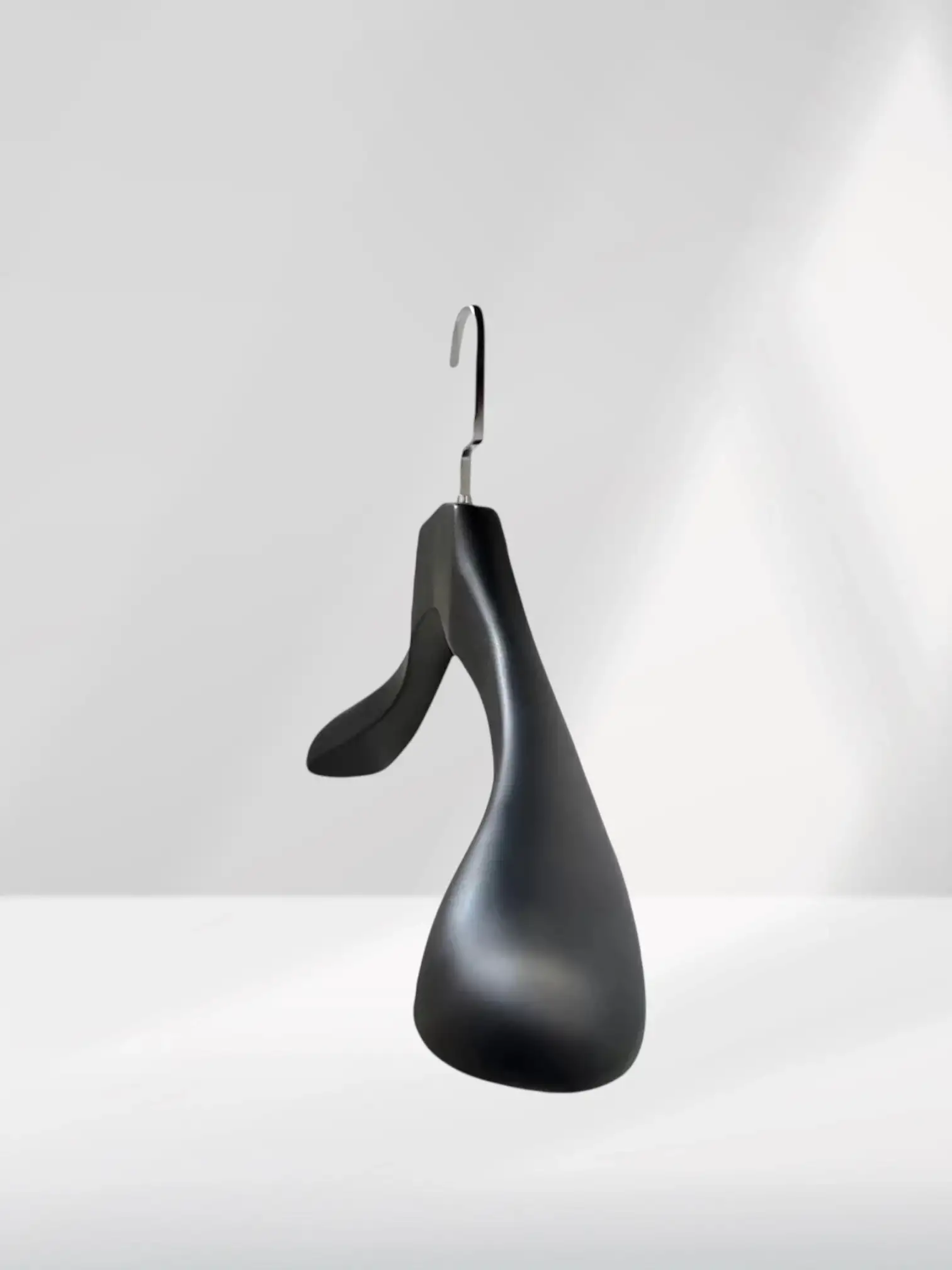 Siyah Ahşap Nikel Lama Kancalı Ceket Askısı