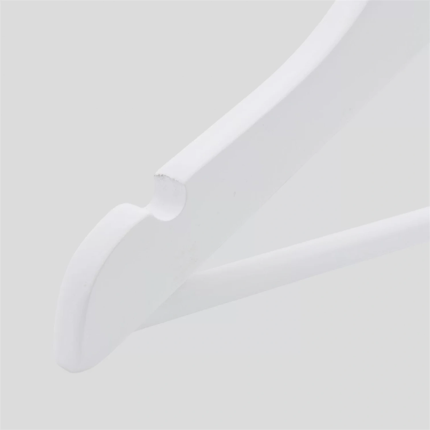 Beyaz Ahşap Bebek Elbise Pantolon Askısı