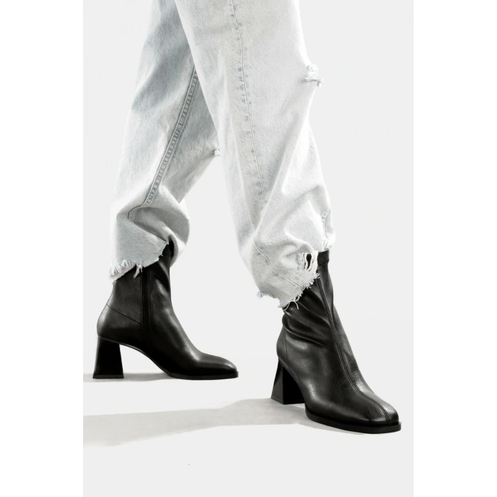 Kadın Siyah Kare Burun Kalın Topuklu Streç Bot