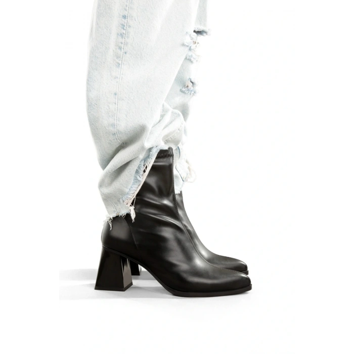 Kadın Siyah Sivri Burun Kalın Topuklu Streç Bot