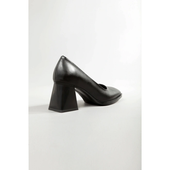 Kadın Siyah Topuklu Ayakkabı Kare Burun TPU Taban KSYHC100