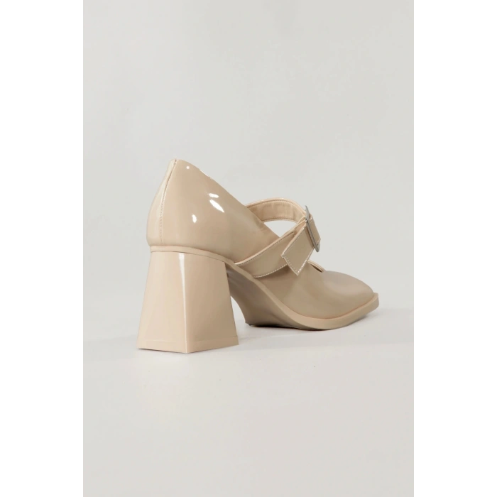 Kadın Bej Rugan Topuklu Ayakkabı Kare Burun Tokalı TPU Taban KBEJRB100