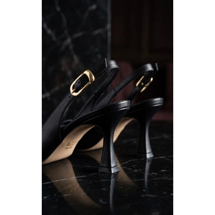 Kadın topuklu sivri bilekten bağlayan siyah mat