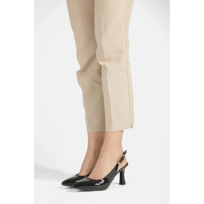 Kadın topuklu sivri bilekten bağlayan siyah rugan