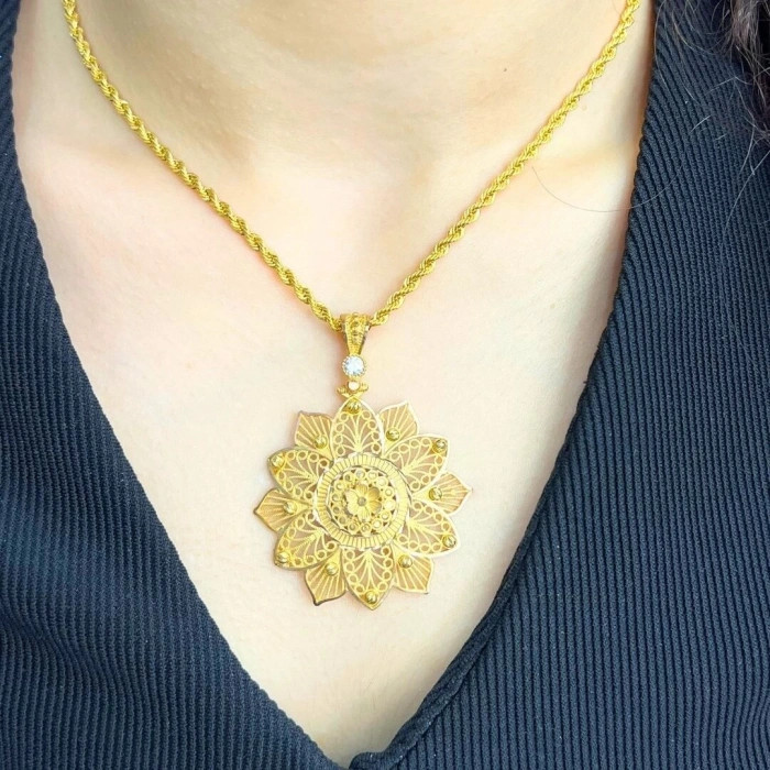 14 Ayar Altın Zincirli Güneş Dorika Kolye