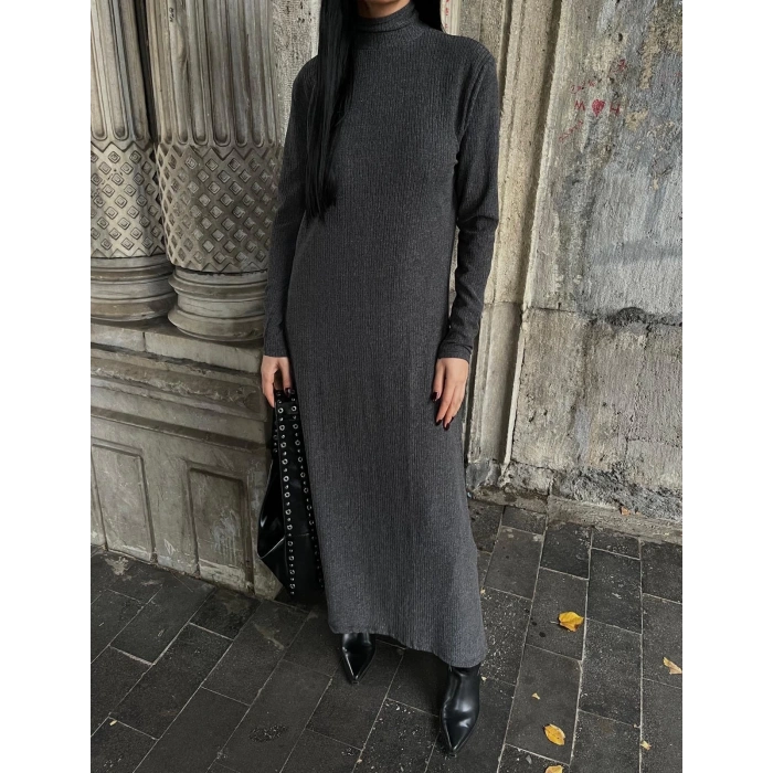 Boğazlı kalın bürümcük uzun elbise siyah