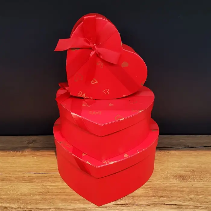 21 cm Hediye Kutusu 3lü Kırmızı Kalp