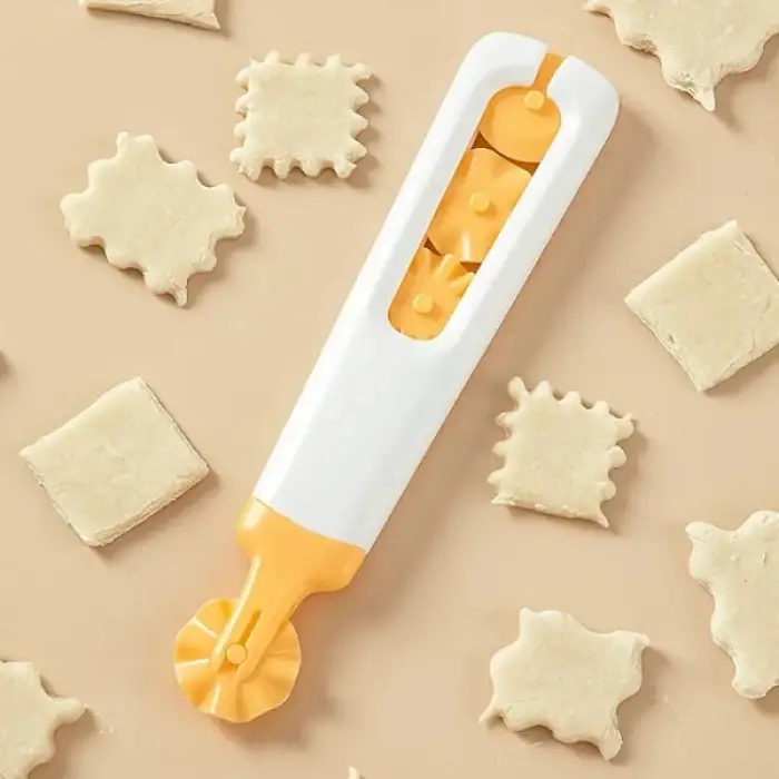 Plastik 4 Başlıklı Hamur Kesici