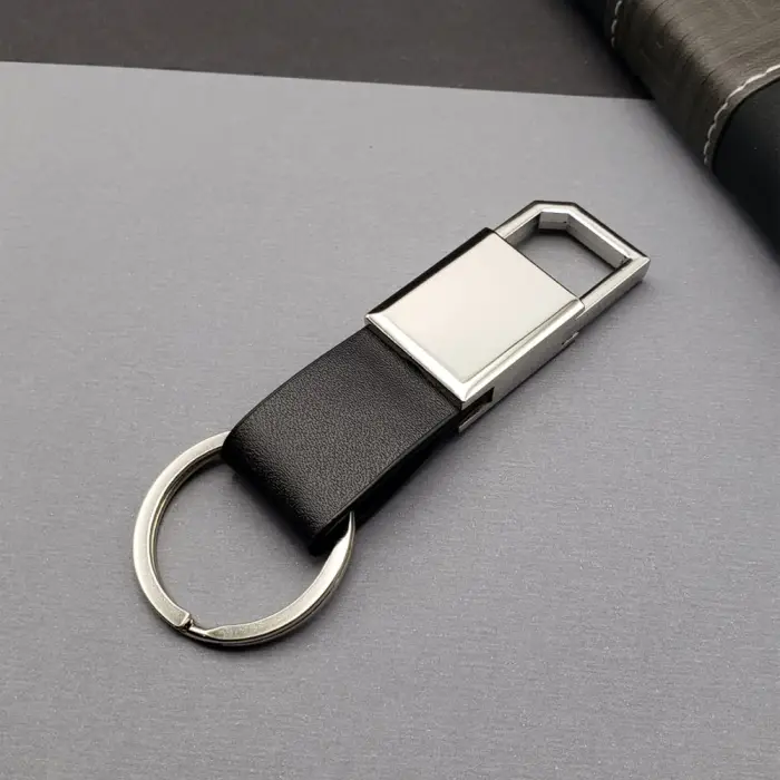 8 cm Kullanıma Uygun Deri Siyah Gümüş Metal Anahtarlık