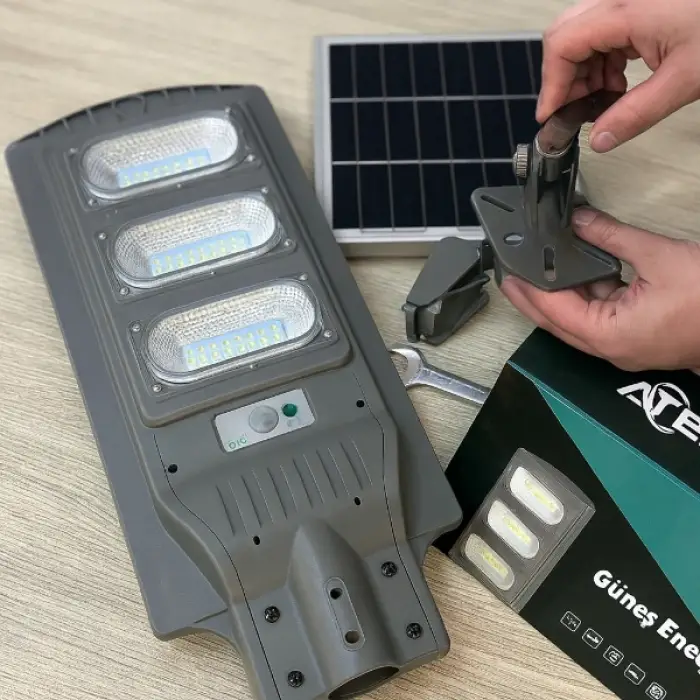 120 W Ölçülü Güneş Enerjili Sokak Lambası