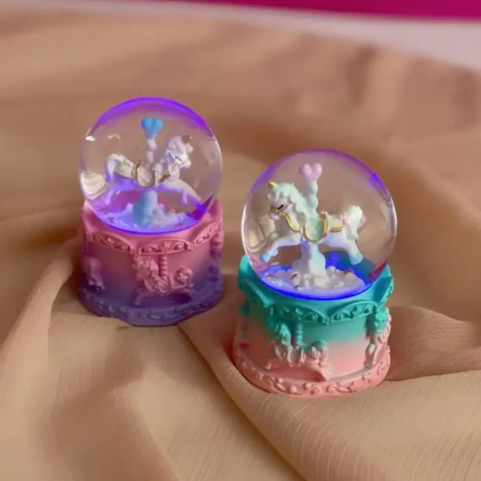 Kar Küresi küçük Işıklı Unicorn