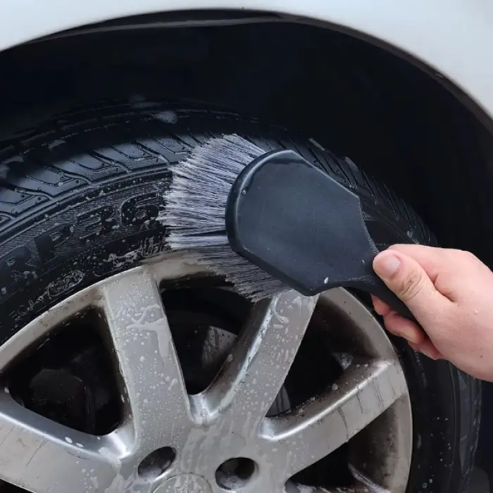 Kullanıma Uygun Oto Lastik Ve Jant Yıkama Fırçası