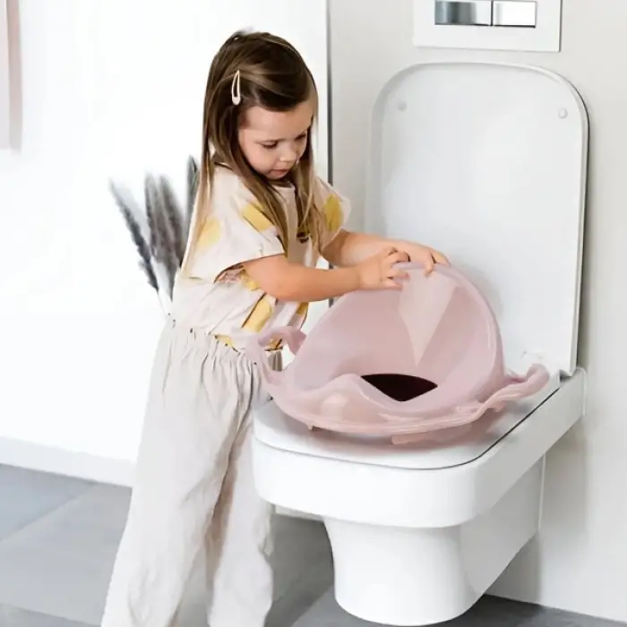 Plastik Pembe Kulplu Çocuk Klozet Adaptörü