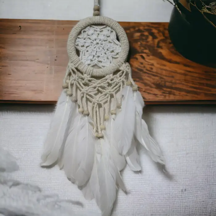 Ahşap Rüya Kovan Dream Catcher Beyaz Kuş Tüylü