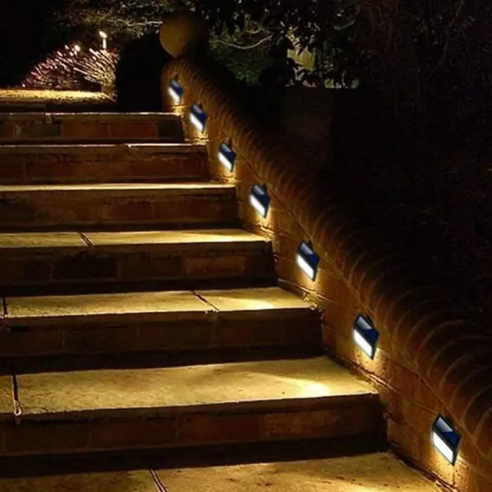 Kullanıma Uygun Sarı Gün Işıklı Solar Lamba 20 LED Dış Mekan Duvar Tipi