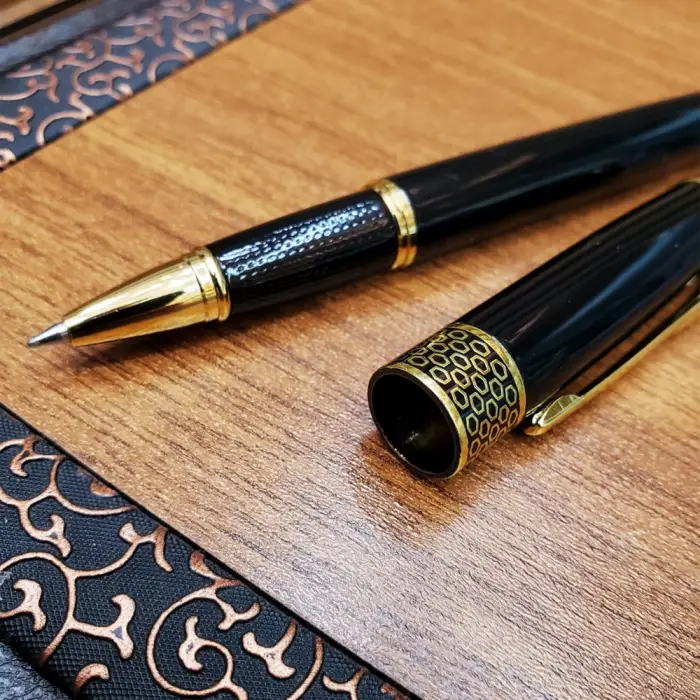 Kalem Seti Siyah Kutulu Yaldız Desenli Metal Roller