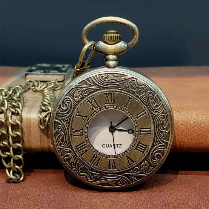 4.5 Cm Metal Vintage Tasarım Köstekli Saat