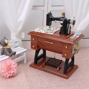 20 X 15 Cm Plastik Müzik Kutusu Dikiş Makinesi Görünümlü