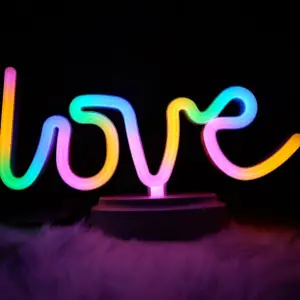 Kullanıma Uygun Neon Işıklı Love Yazılı Masa Gece Lambası