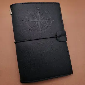 20 Cm Suni Deri Kareli Defter Siyah Deri Pusula