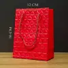Kullanıma Uygun Kırmızı Geometrik Desenli küçük Karton Hediye Çantası
